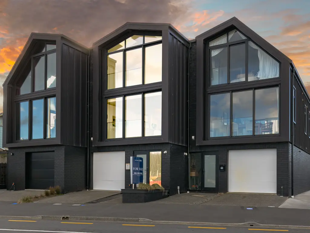 1_Open2view_ID593580-8B_Lyall_Parade
