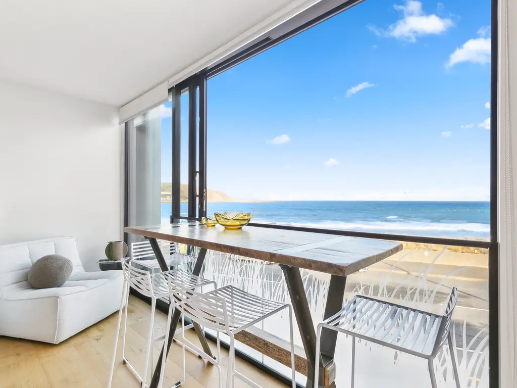 3_Open2view_ID593580-8B_Lyall_Parade