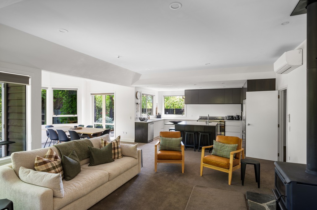 Emerald Oasis, a stones throw from Lake Wanaka