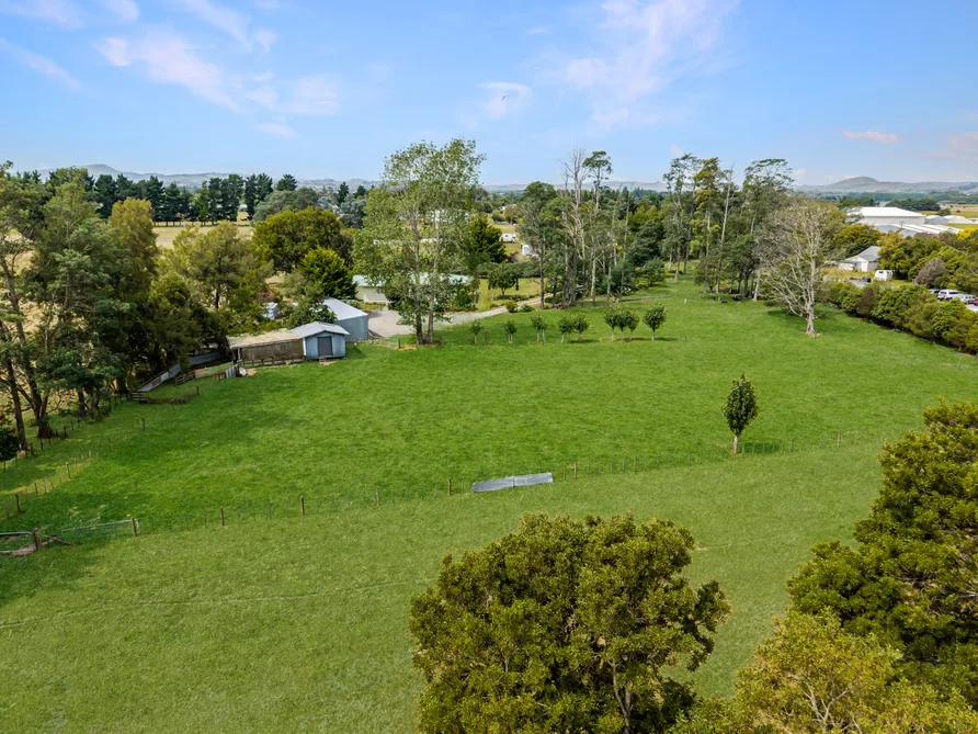 Family Home with Substantial Land Size