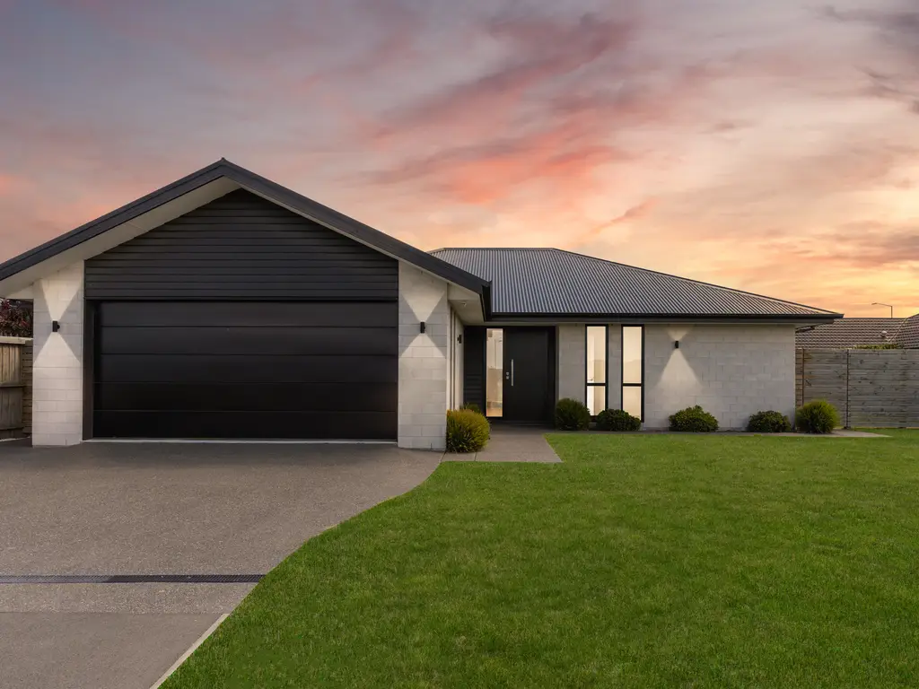 60SandhurstDriveTwilight1