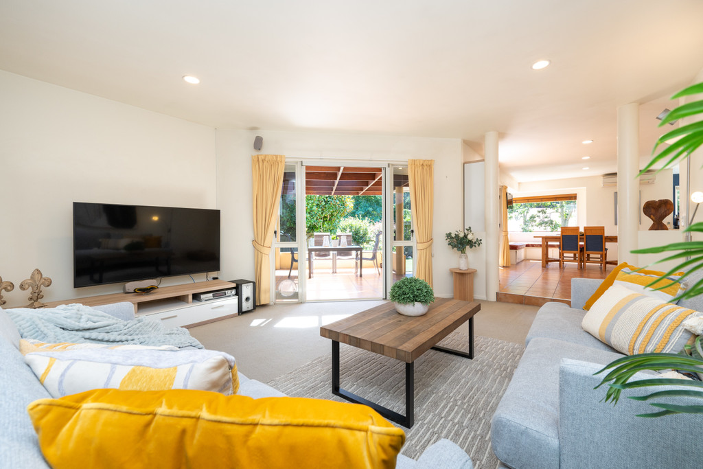 Sunny Sanctuary with Private Garden