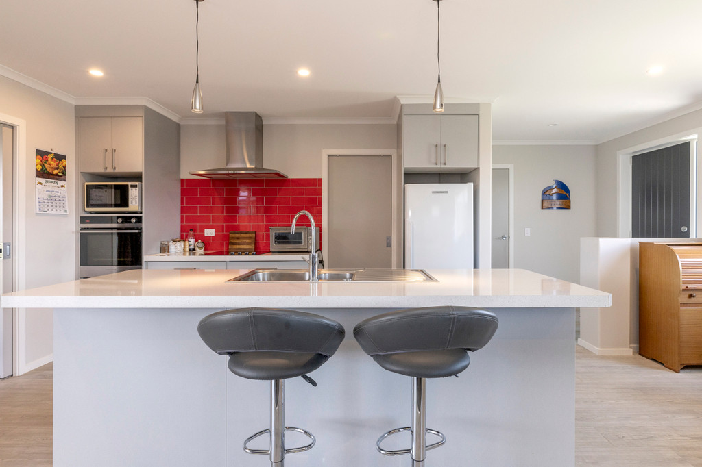 Convenient Wharewaka Living