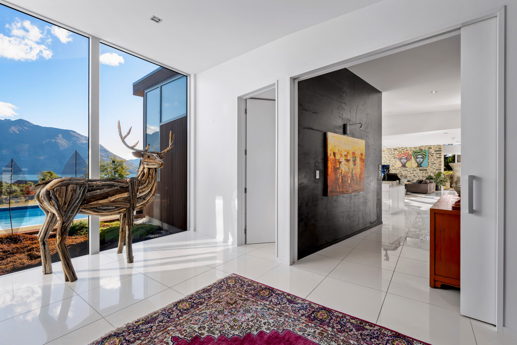 Oraka Lakeside Retreat