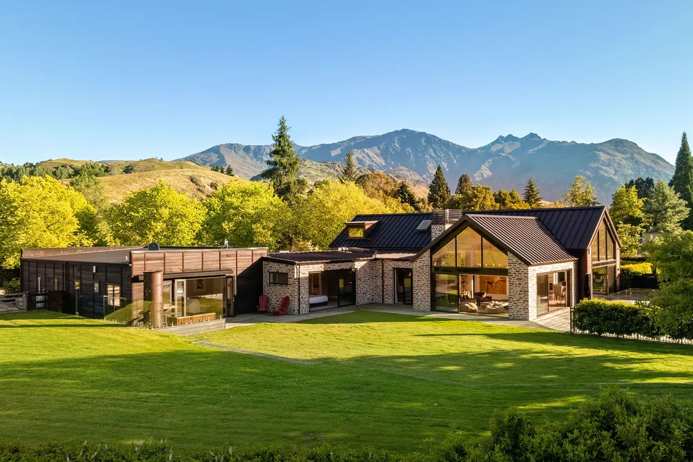 Lake Hayes Rural-Residential Stunner