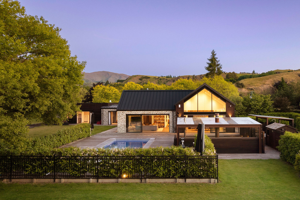 Lake Hayes Rural-Residential Stunner
