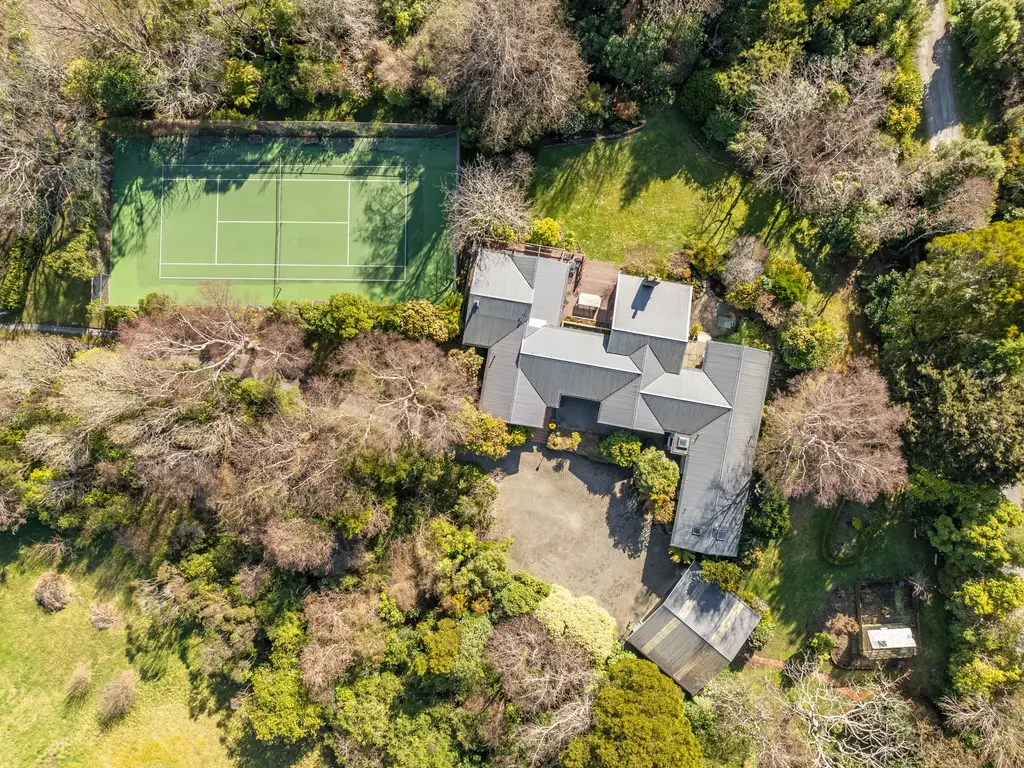 03 - Blue Mountains Road (1031)