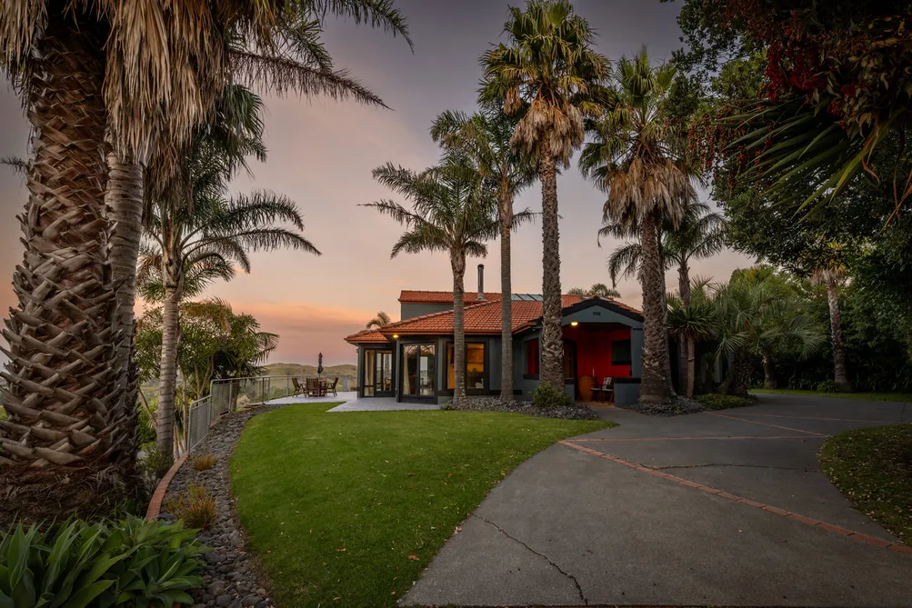 Where Location and Views Meet