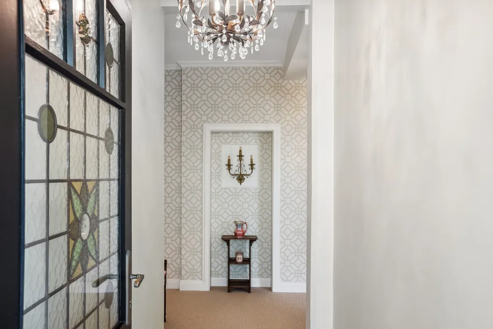  Elegance Meets Modern Sophistication 