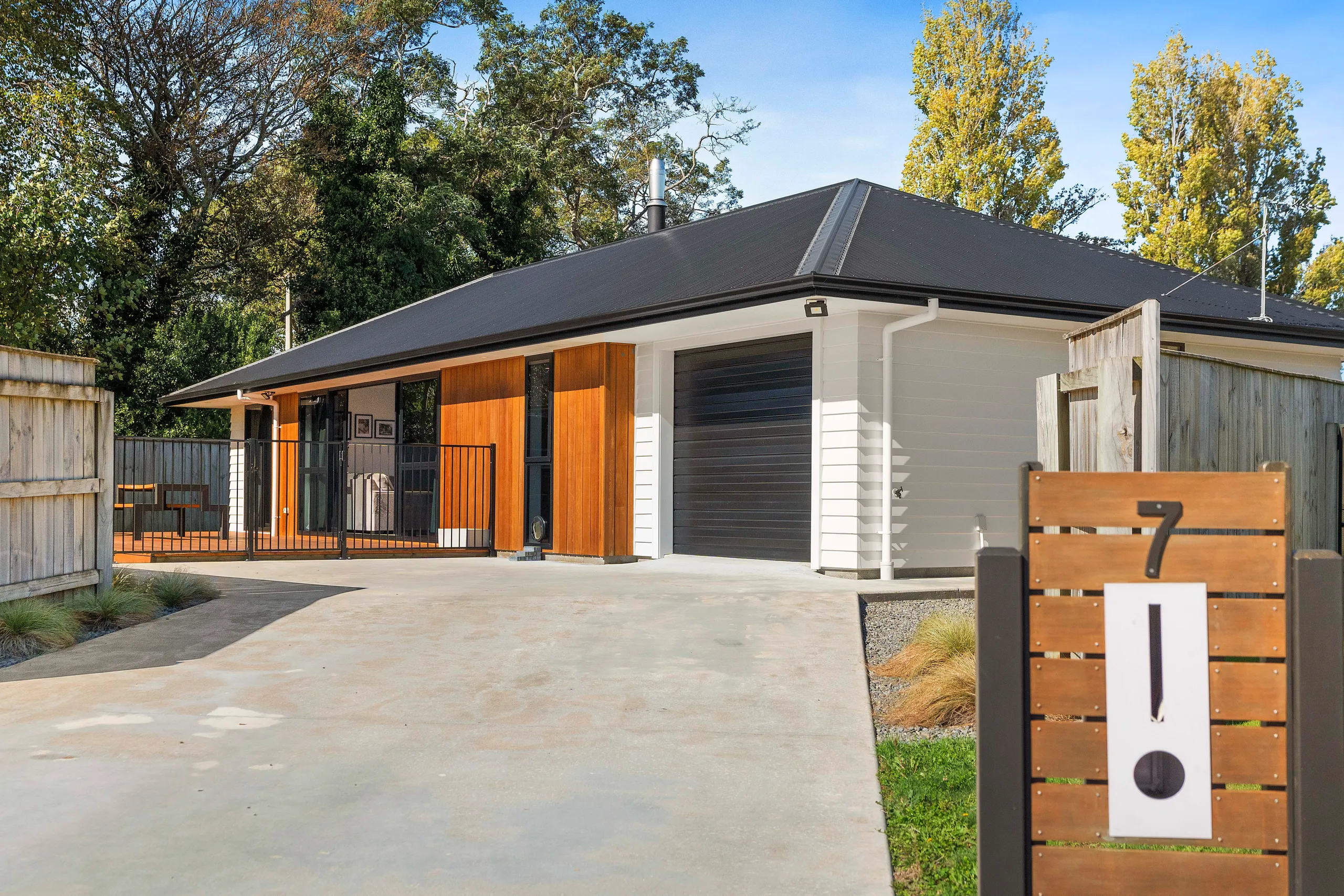 7 Angus Place, Carterton, Wairarapa