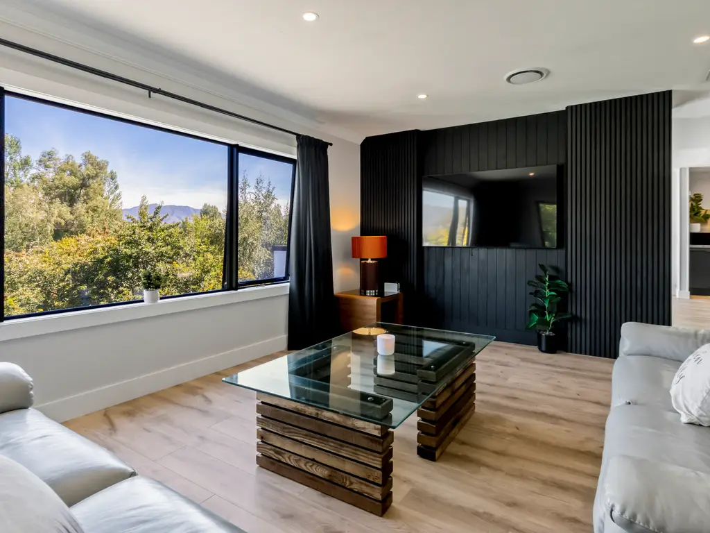 SV 71 Cotter Ave - 5 of 30