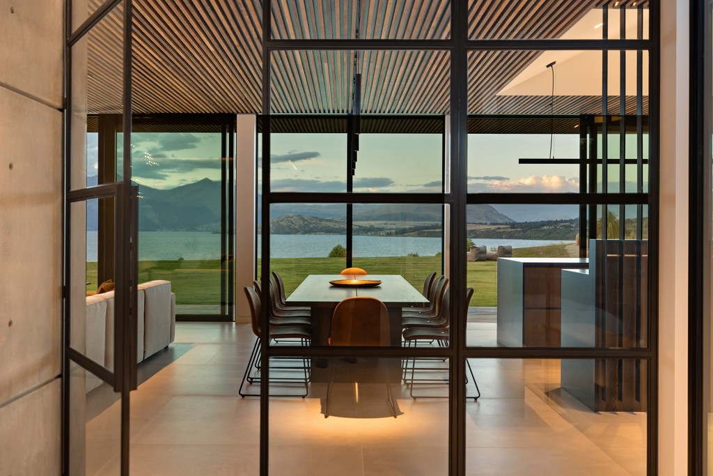 Lakefront Retreat with Beach Access