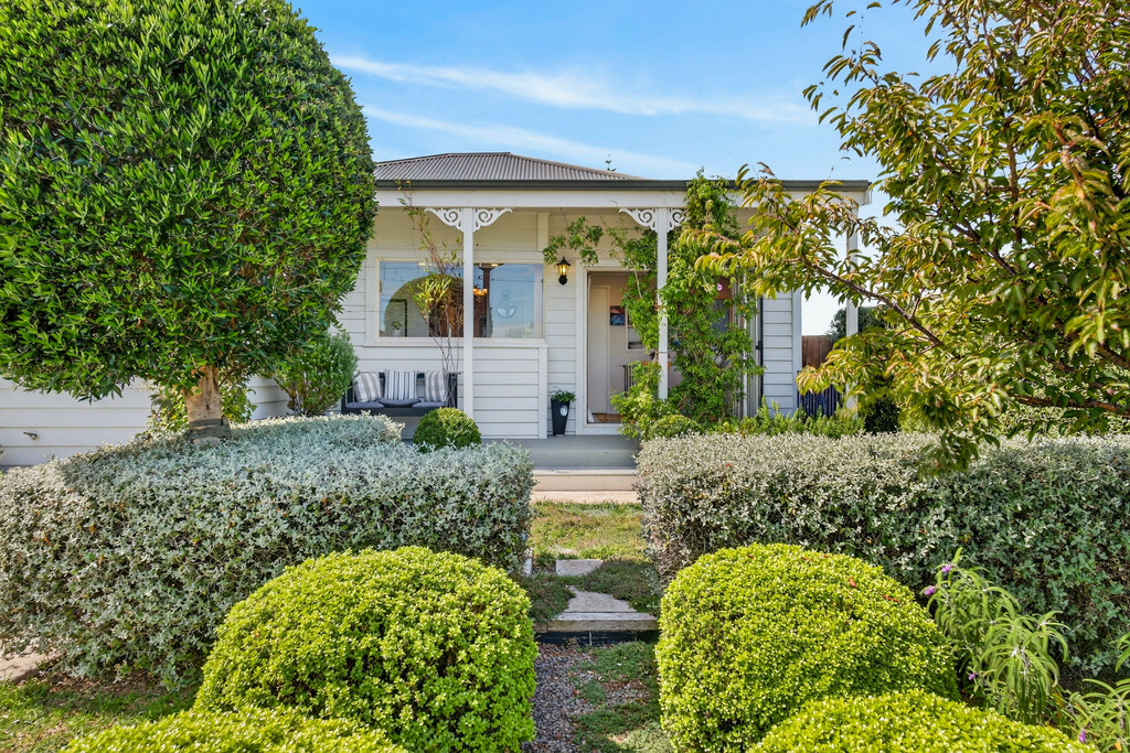 Beautifully Updated Character for Modern Life