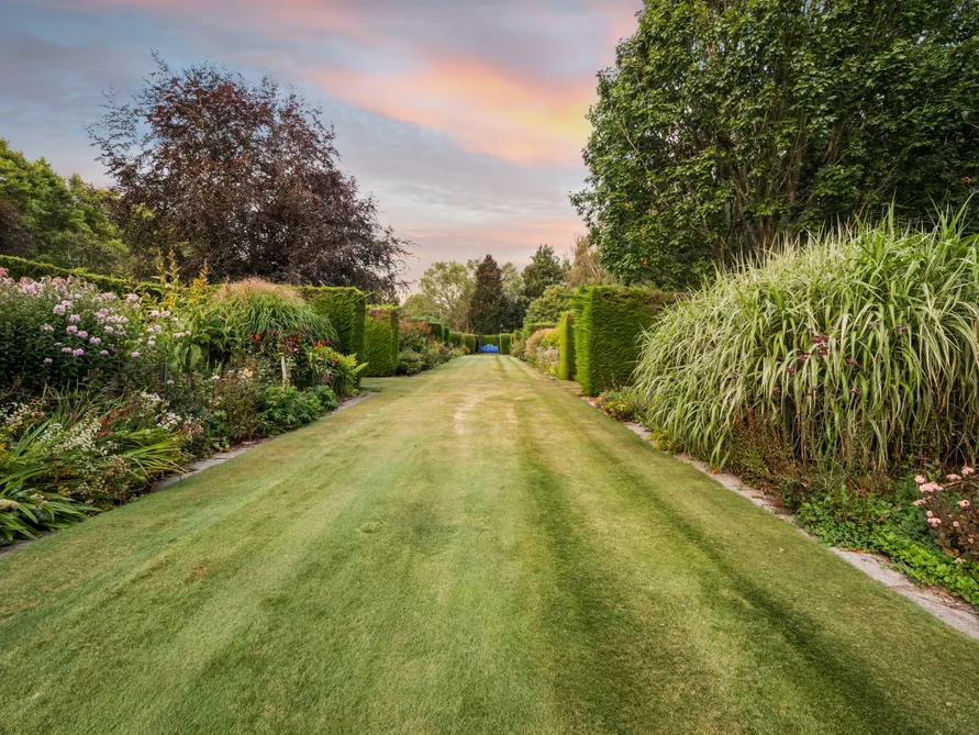 Trott's Garden - A Rare Lifestyle Opportunity