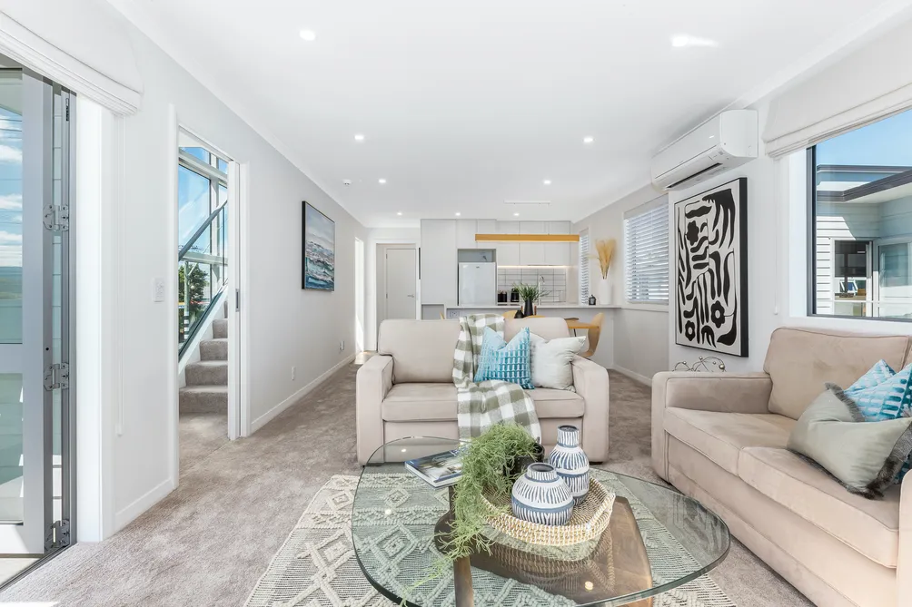 Stunning Modern Townhouse in the Heart of Petone