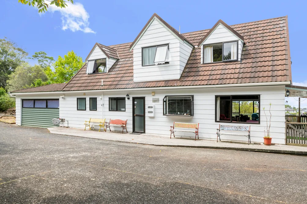 Private Family Living in Albany Heights