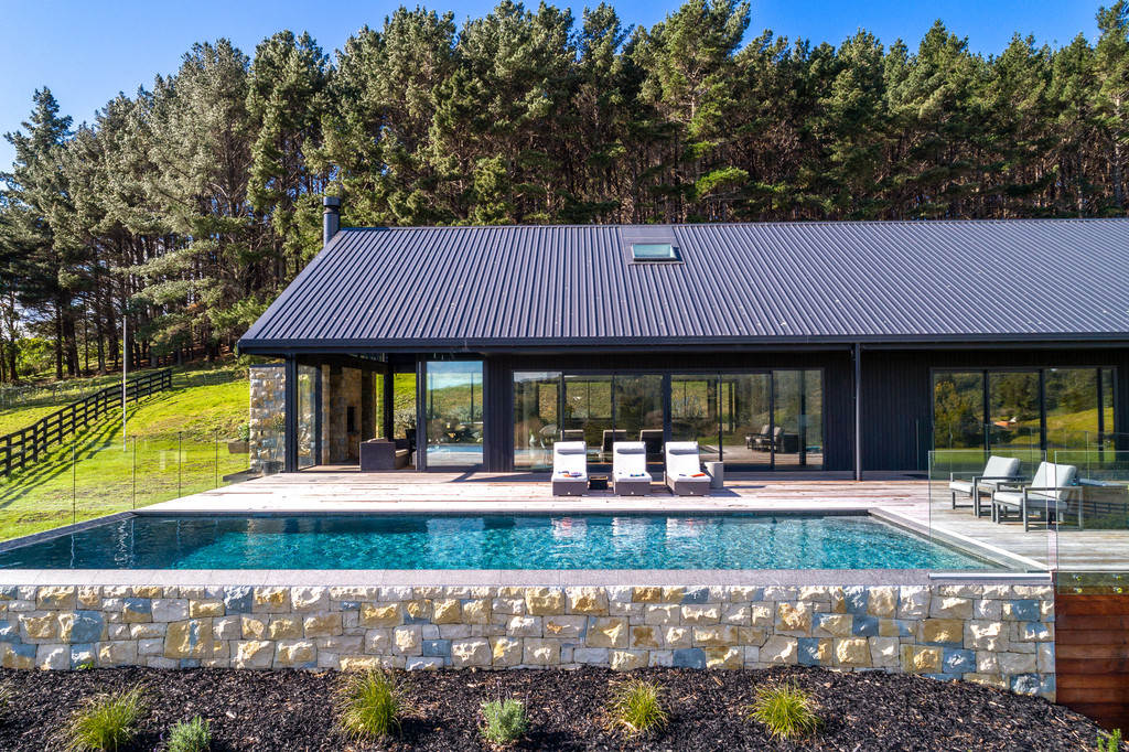 Luxury Waiheke Estate - Rare Lifestyle Opportunity