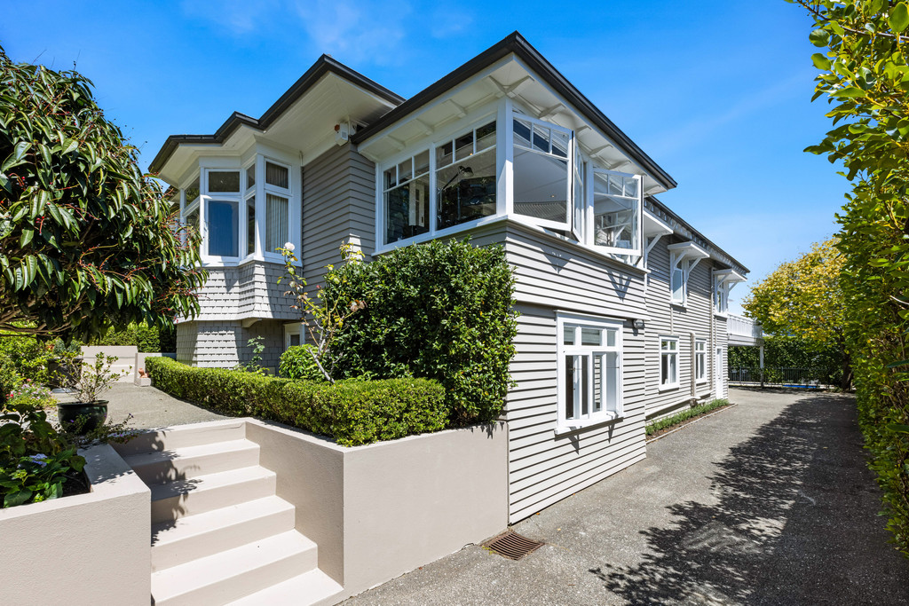 Exquisite Elegance, Unparalleled Luxury on Seaview