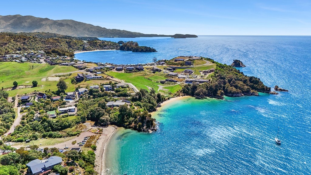 Coastal Retreat with Stunning Views!