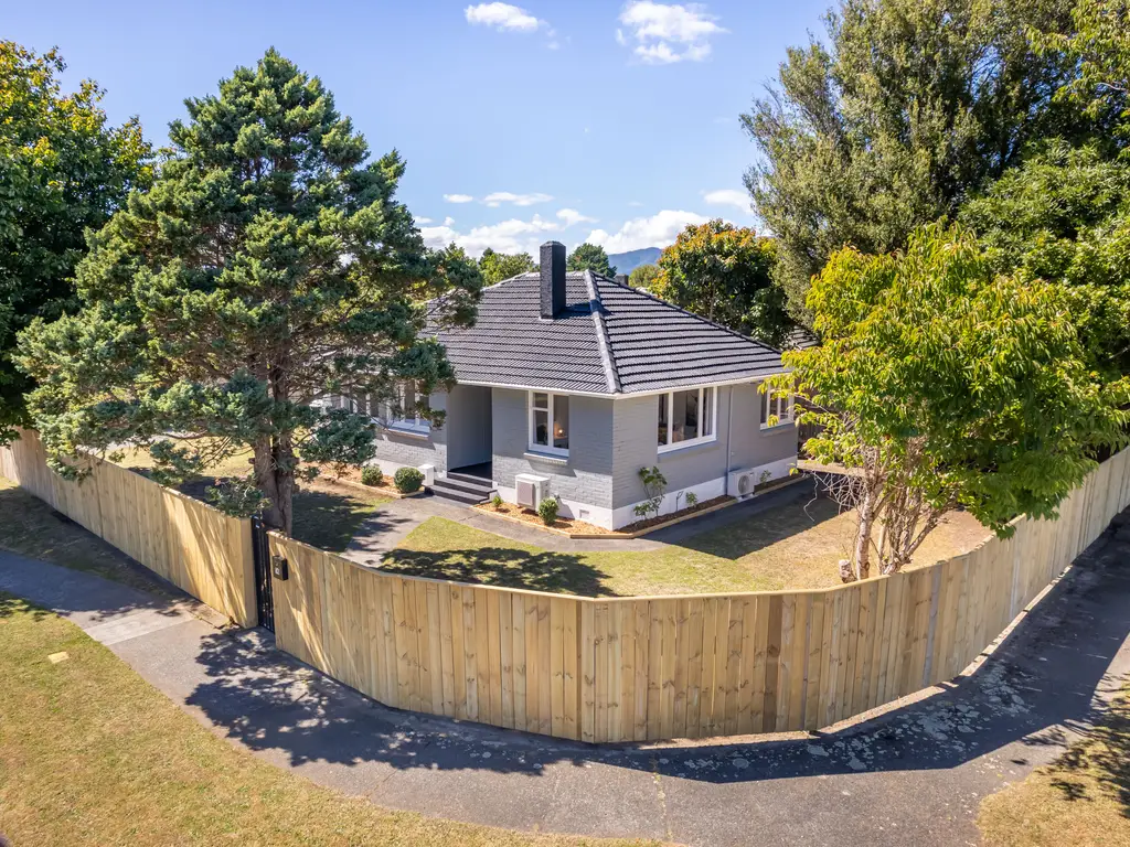 01 - Holdsworth Avenue (14)