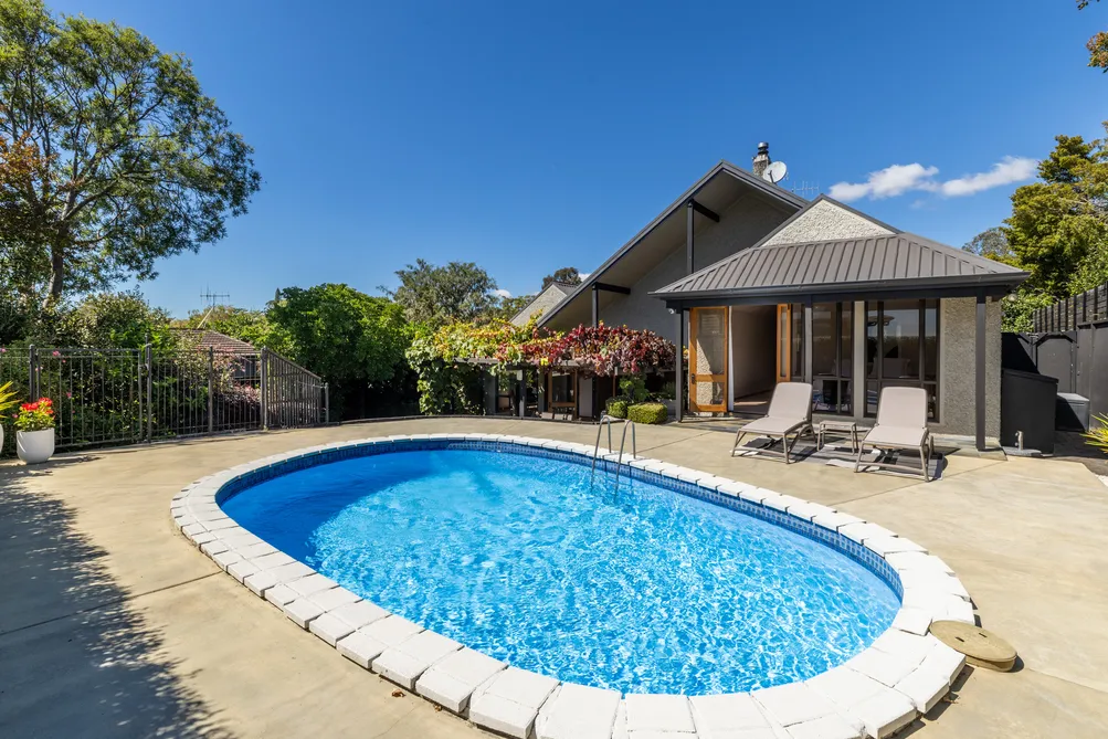 Architectural, Dress Circle, Pool