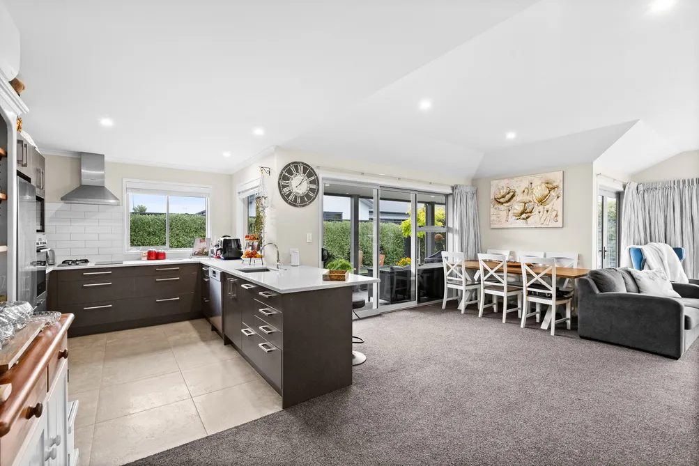 Modern Living, Selling Fast