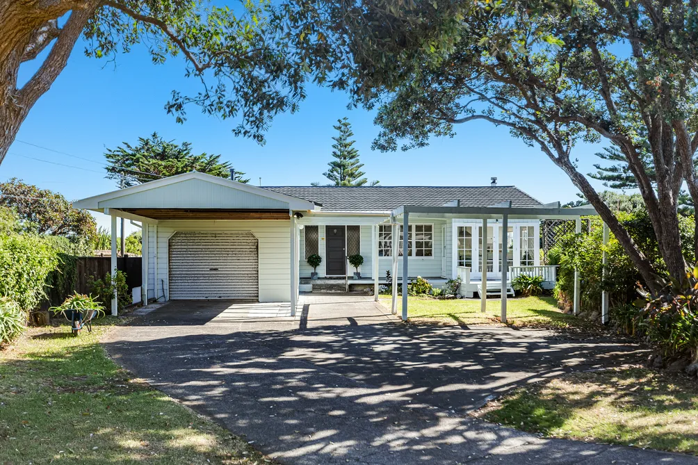 Landmark Cottage with Subdivision Potential