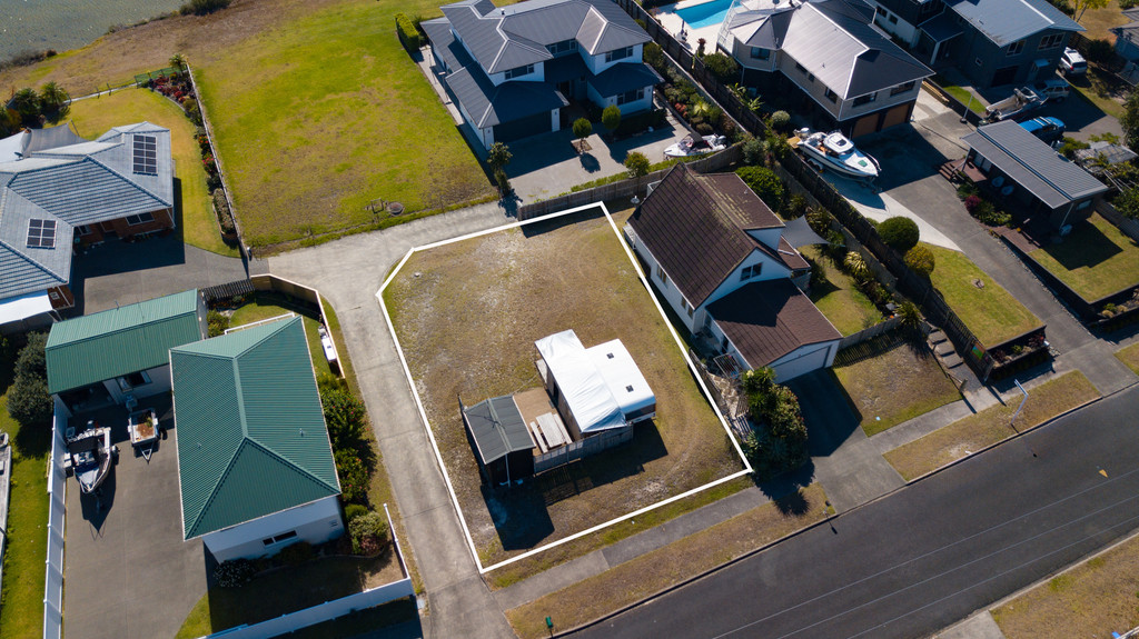 No Restrictive Building Covenants - Summer Ready