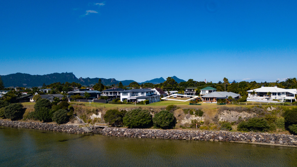 Glamping by the Sea - One Tree Point