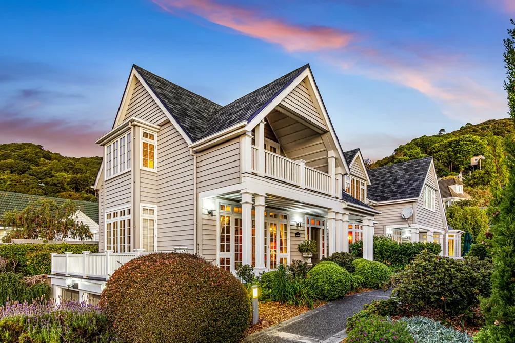 Character and Charm in Lowry Bay