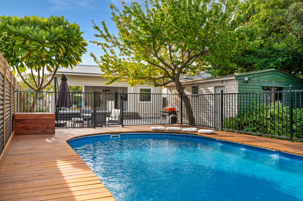 Sellers Leaving New Zealand - Must Be Sold