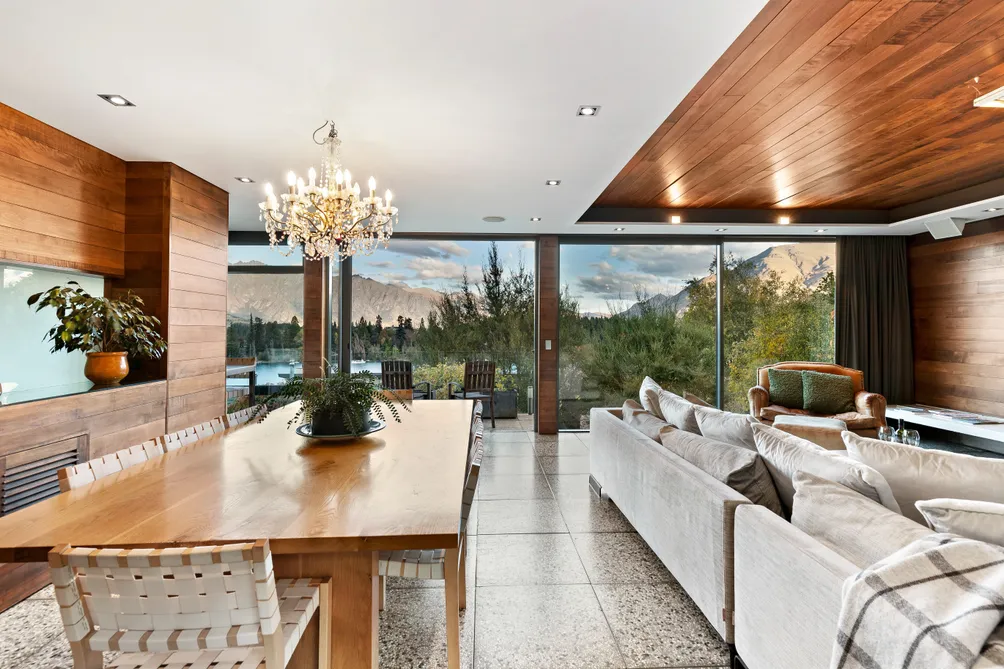 A Rare Central Queenstown Residence