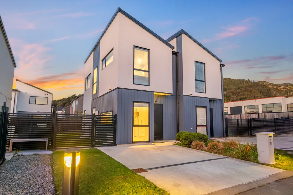 Modern Easy Living