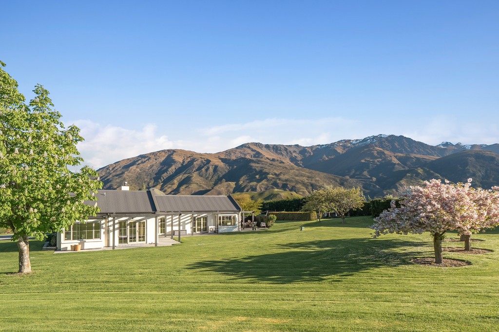Rural Elegance Near Arrowtown – Lifestyle, Space