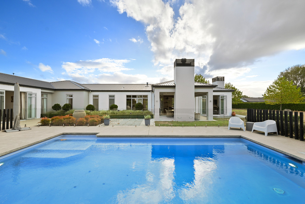 Impressive Home - Amazing Value!