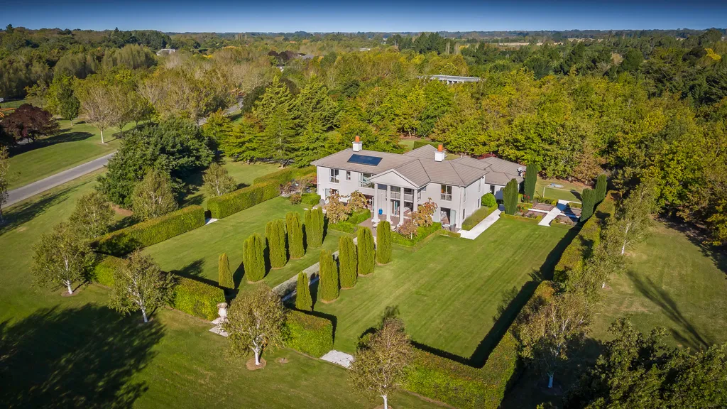 Elegant Country Home with Self-Contained Suite