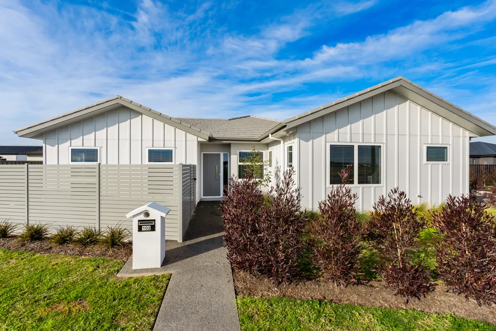Forget the Wait – Contemporary Home Ready Now