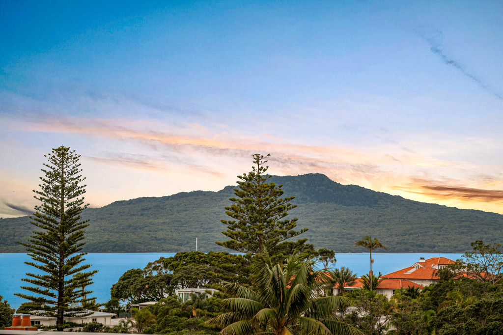 Luxury Coastal Living – This Property Must be Sold
