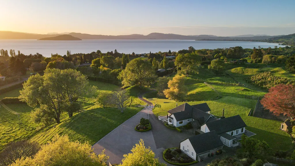 Your Country Escape Above the Lake