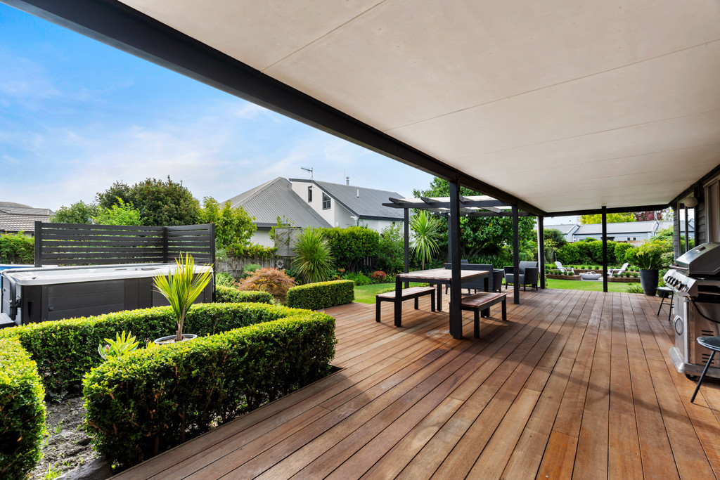 Exceptional Family Home on a Spacious Quarter Acre