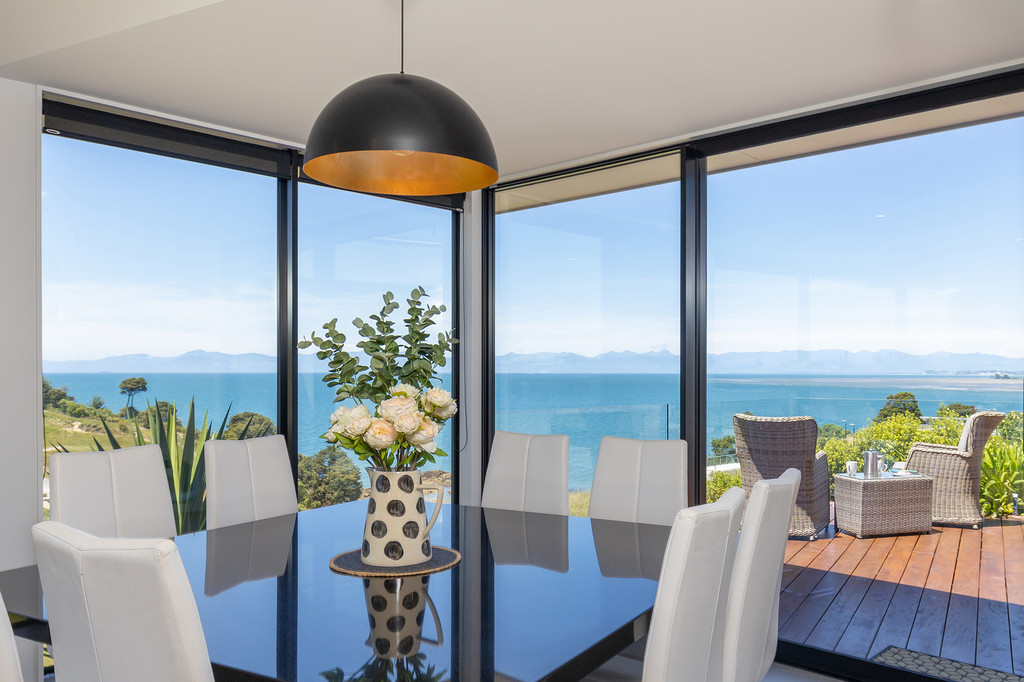 A Seamless Blend of Sophistication & Serenity
