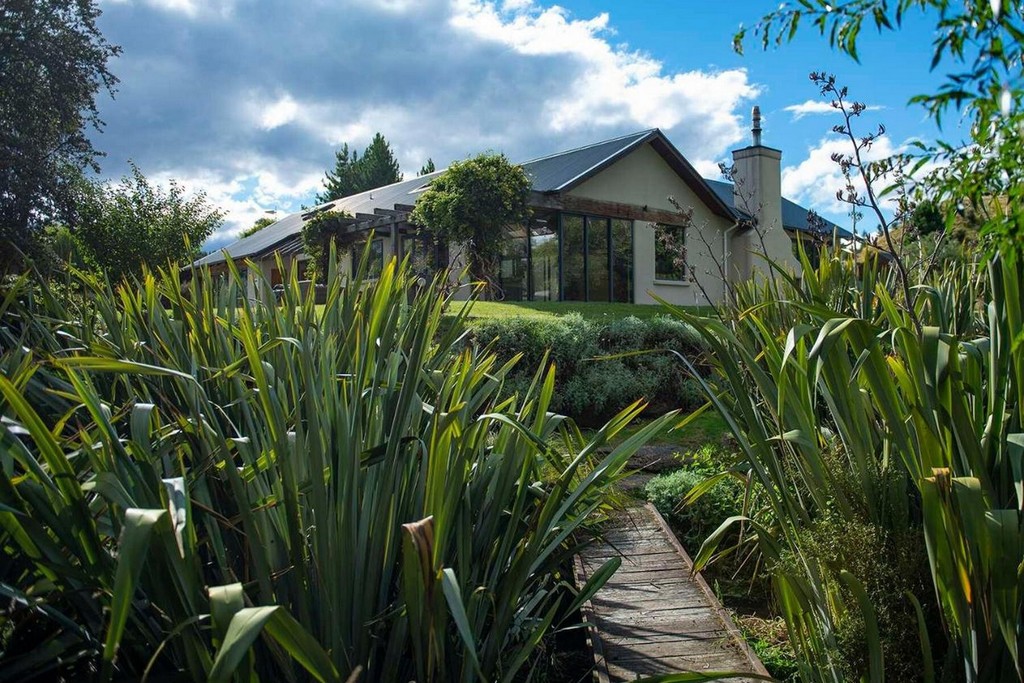 Secluded Riverside Setting