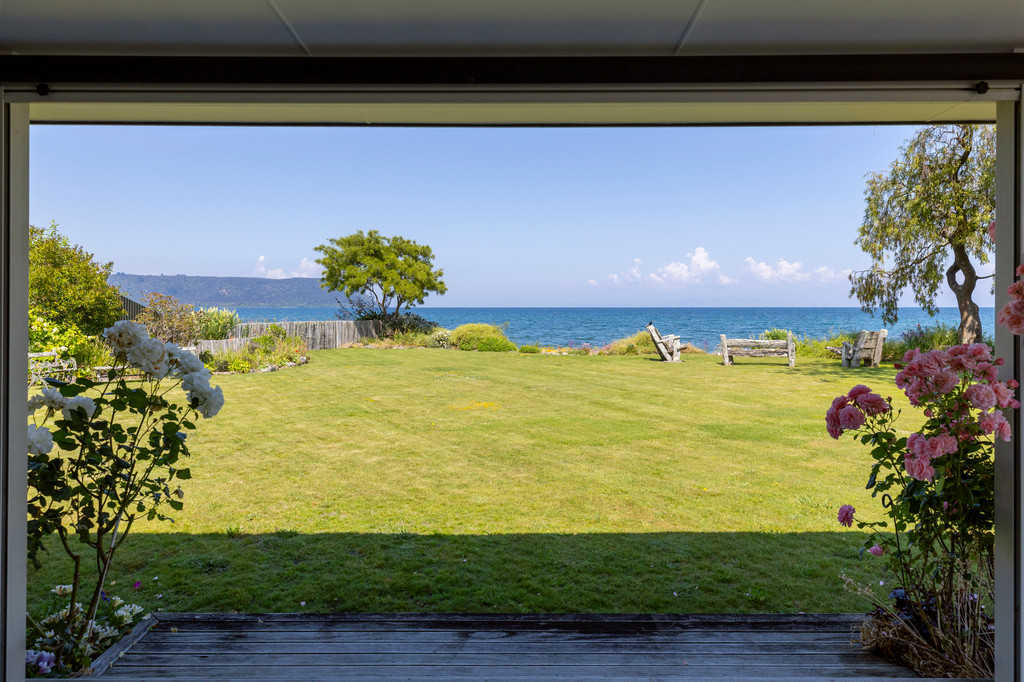 Your Own Slice of Lakefront Paradise