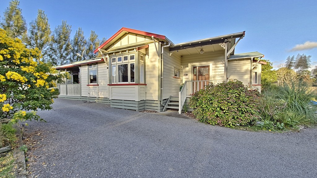 Country Charm Meets Modern Comfort