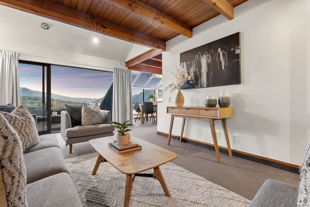 Exceptional Views. Serious Queenstown Opportunity.