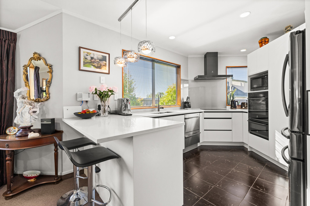 Lock Up and Leave Comfort in Sought-after Location