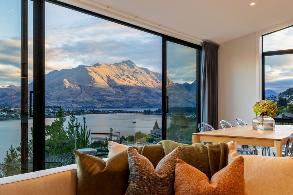 Modern Comfort, Remarkable Views