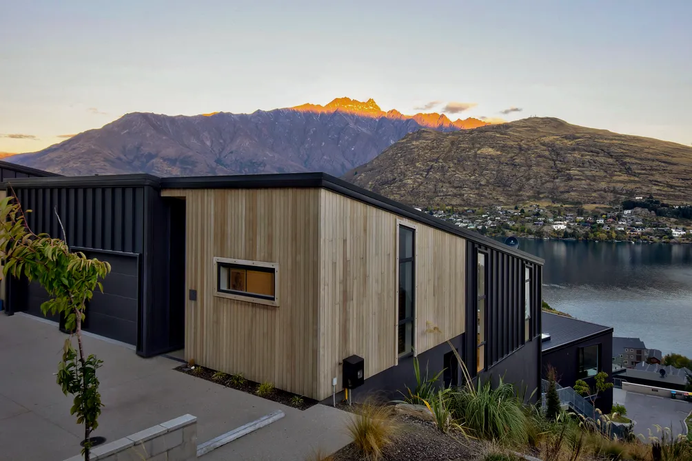 Modern Comfort, Remarkable Views