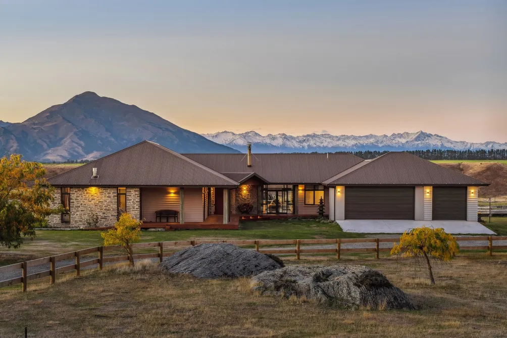 Idyllic Equestrian Home with Expansive Views