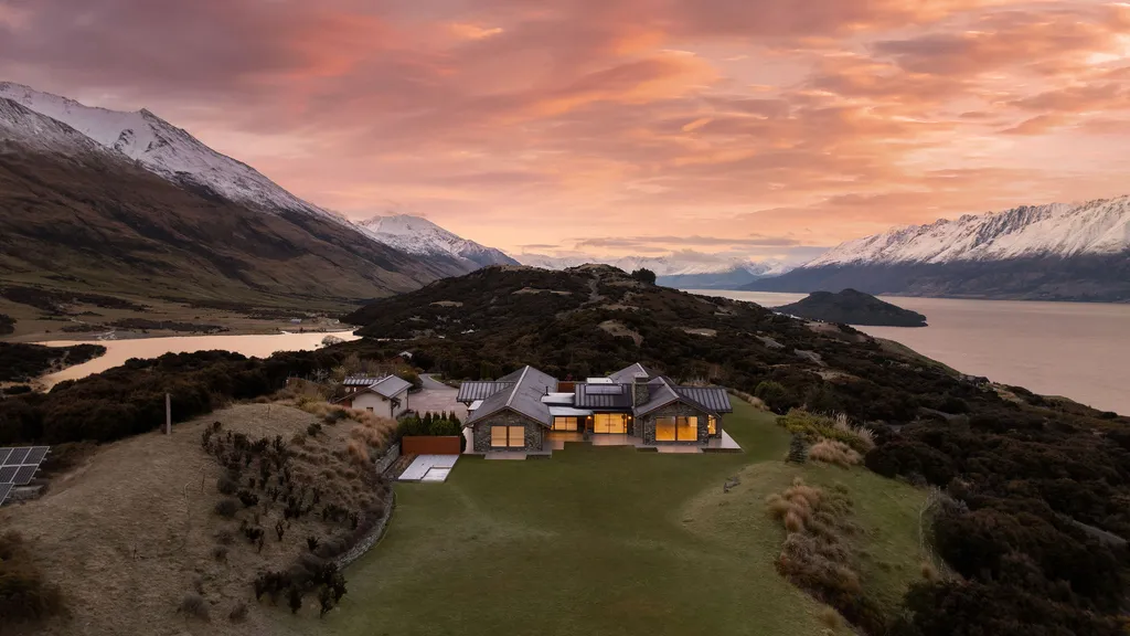 Iconic Residence with World Class Views